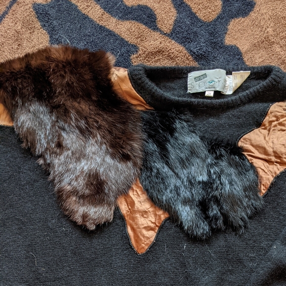 FUR N GOLD SWEATER - Picture 3 of 5